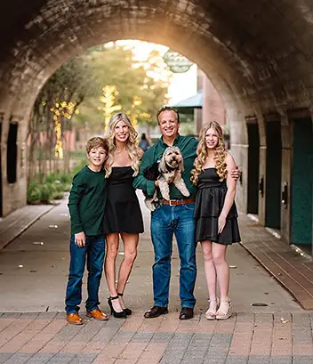 LoriSlottPhotography.com-Family-Photo-Session-Family_Tunnel-Mobile